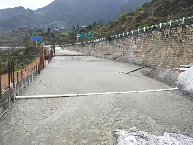 高速公路护坡泡沫混凝土填充